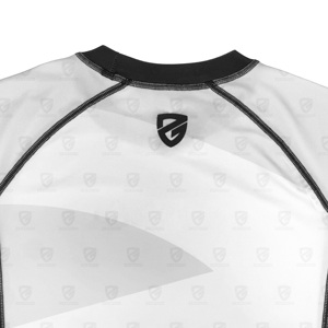 Vente en gros de rashguards de BJJ personnalisés par sublimation, UPF50+, antibactériens, à séchage rapide, respirants, à manches courtes pour hommes, avec nom de marque personnalisé - Product Image 5