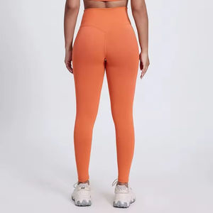Nuevos Leggings Deportivos de Cintura Media con Logotipo Personalizado, Transpirables, con Efecto Push-Up y Control de Abdomen para Mujer - Product Image 3