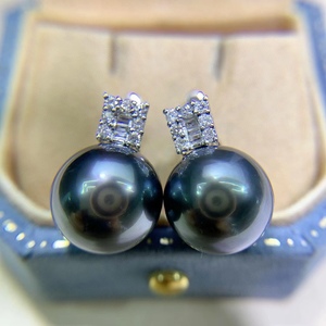 Boucles d'oreilles en or thé ultra-résistantes de 9-10 mm, légèrement défectueuses, texture or riche, complétées par des boucles d'oreilles en perles d'or épais 18 carats offertes - Product Image 2