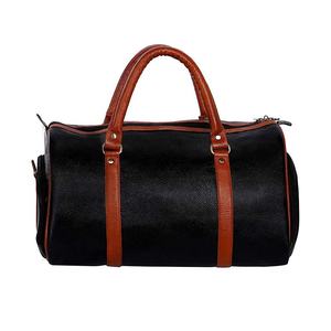 Vente en gros de sac polochon à bandoulière en cuir véritable durable sac fourre-tout de sport élégant sac de sport avec garniture élégante pour les voyages à l'épaule - Product Image 3
