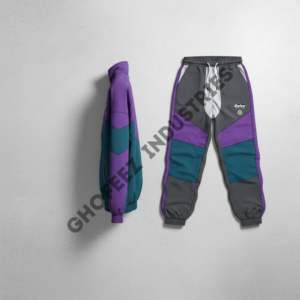 Ensemble coupe-vent unisexe personnalisé avec logo, style streetwear, survêtement rétro oversize 2 pièces, veste et pantalon légers doublés en mesh - Product Image 6