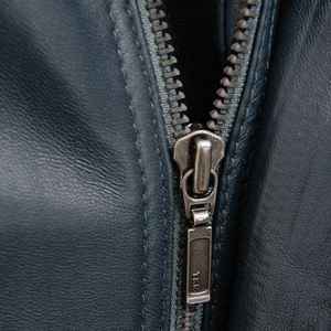 เสื้อแจ็คเก็ตหนังบุรุษคุณภาพสูงสำหรับฤดูหนาว  แบบสั่งทำพิเศษ  ระบายอากาศได้ดี กันลม กันน้ำ  ทันสมัย พร้อมกระเป๋า - Product Image 3