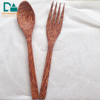Offre Spéciale – Ensemble Cuillère et Fourchette en Noix de Coco avec Logo Personnalisé, 2 Pièces, Bols en Bois Naturel Réutilisables à Motif Fruits, Compatibles Micro-ondes – DHT HANDICRAFT