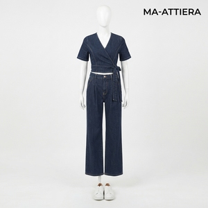 Conjunto de dos piezas de mezclilla para mujer: top cruzado de manga corta y jeans de pierna ancha con lazo en la cintura, atuendo casual y moderno. - Product Image 3
