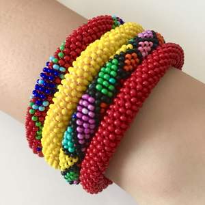 Bracelet large en perles de verre à motif géométrique ethnique africain, fait main, tissé tribal Maasai, pour femme, accessoire de bijouterie - Product Image 3