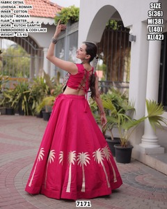 Ensemble Lehenga Choli indien traditionnel jaune brodé, longueur au sol, tenue ethnique pour femme avec travail Kutchi Gamthi, tailles S M L XL - Product Image 3
