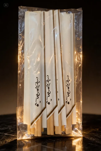 ตะเกียบไม้แบบดั้งเดิมจำนวนมาก ผ่านการฆ่าเชื้อด้วยรังสียูวี ใช้ซ้ำได้ เรียบลื่นเป็นพิเศษ เป็นมิตรต่อสิ่งแวดล้อม เหมาะสำหรับเป็นของขวัญทางธุรกิจ ร้านอาหาร และรับประทานอาหาร - Product Image 1
