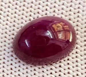 พลอยทับทิมแดงธรรมชาติแบบคาโบชอง ไม่ผ่านการอบความร้อนหรือการปรับแต่ง – ขนาดผสม 4.80 ถึง 13.60 กะรัต – รวม 121.85 กะรัต – ผู้ผลิตขายส่ง - Product Image 2