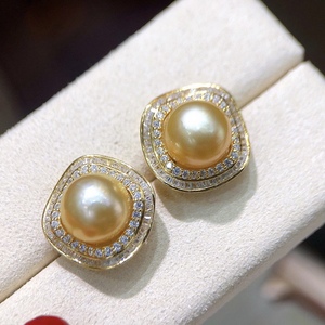 Boucles d'oreilles fines en argent sterling 925 plaqué or 18 carats avec perle naturelle ronde de 12-11 mm, style polyvalent exquis, presque sans défaut - Product Image 2