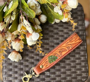 Nueva Llegada Mano Tooled Cuero Muñequera Llaveros En Relieve Estampado Floral Cuero Llaveros Tooled Accesorios de cuero Correas para llaves - Product Image 2