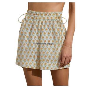 Shorts de week-end en coton imprimé au bloc Sanganeri pour femme, avec cordon de serrage, pour l'été et la détente - Product Image 3