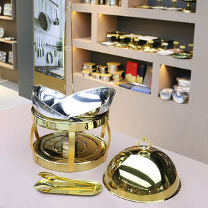 Recipiente para calentar comida con diseño de caligrafía árabe real, base con patrón de estrella islámica y gancho vertical para la tapa, en color dorado. - Product Image 5