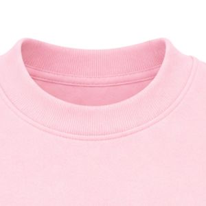 เสื้อสเวตเชิ้ตคอกลมสีชมพูพร้อมโลโก้ลายตราสัญลักษณ์ ผ้าฟลีซเนื้อนุ่มสำหรับผู้หญิงและเด็กผู้หญิง สไตล์ลำลอง แฟชั่นสตรีทแวร์ ใส่ได้ทุกวัน - Product Image 4