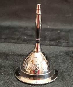 Campanas de Llamada Triple Luna Pentagrama de 3 Pulgadas, Campana de Mano para Altar, Campana de Llamada de Latón Fuerte Pandulam, para Uso en Oración por Consignantes Indios - Product Image 3