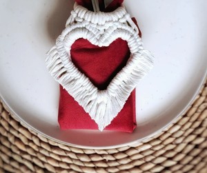 Anillos de Servilleta de Macramé con Forma de Corazón: Decoración Boho para Mesa de San Valentín - Product Image 2