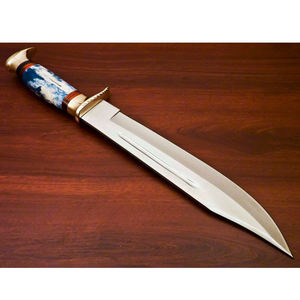 Couteau Bowie artisanal en acier D2 avec manche en os de chameau teinté et étui - Product Image 3