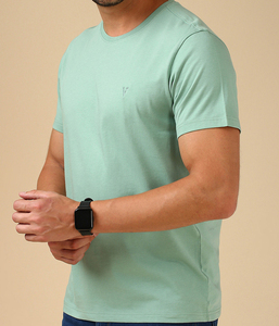 Camiseta de Hombre Personalizada de Alta Calidad OEM, Transpirable, Cómoda, Ecológica, 100% Algodón, Estilo Casual Urbano - Product Image 1