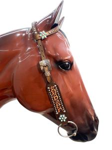 Kaamkaaj Ensemble de sellerie western en cuir véritable pour cheval, orné de strass rouges, léger, avec têtière et collier de poitrail à fermeture à boucle - Product Image 2