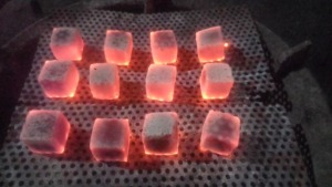 Charbon de noix de coco de haute qualité en provenance d'Indonésie, meilleure qualité pour le shisha - Product Image 2