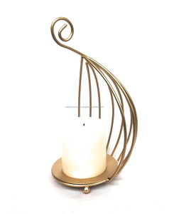 Bougeoir en métal d'inspiration vintage, parfait pour la décoration de mariage rustique et l'ambiance traditionnelle aux chandelles - Product Image 4