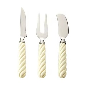 ชุดมีดชีสสแตนเลสพรีเมียม ชุดอุปกรณ์ตัดชีสคมกริบ สำหรับเสิร์ฟในครัว อุปกรณ์เสริมบนโต๊ะอาหาร - Product Image 1