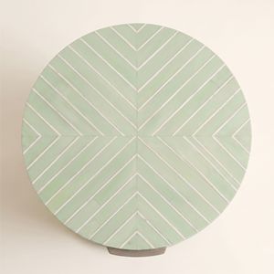 Mesa de Noche de Lujo con Incrustaciones de Hueso y Rayas Chevron - Mesita de Noche Boho Chic Hecha a Mano para Diseño de Interiores y Muebles de Dormitorio - Product Image 3