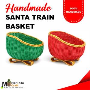Cesta Artesanal con Diseño de Tren de Santa Claus - Product Image 1