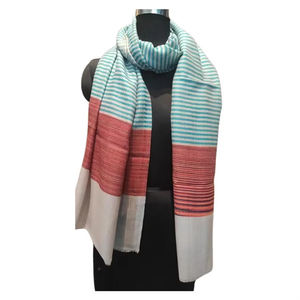 Venta al por Mayor de Bufandas Largas de Viscosa con Estampado Floral Colorido, Estilo Casual de Invierno, Impresión Digital, Precio Bajo - Product Image 4