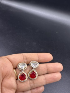 ต่างหูเงินแท้ชุบทองคำขาวประดับเพชรจาก Amaira Jewels สำหรับงานปาร์ตี้ของผู้หญิง งานฝีมือสวยงามจากราชสถาน - Product Image 3