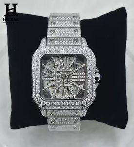 Montre-bracelet de luxe pour homme, personnalisée, en gros, entièrement sertie de diamants, style Santos, cadran squelette automatique, en acier inoxydable - Product Image 2