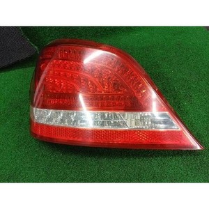 ไฟท้ายมือสองของรถยนต์อีควัส ซ้าย รุ่น 924013N000 - Product Image 1