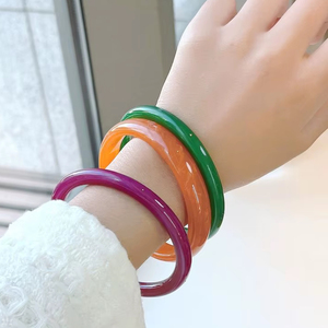 Bracelets en résine de qualité supérieure, élégants et légers, avec des motifs modernes, parfaits pour les déclarations de mode tendance par AFZA ENTERPRISES - Product Image 1