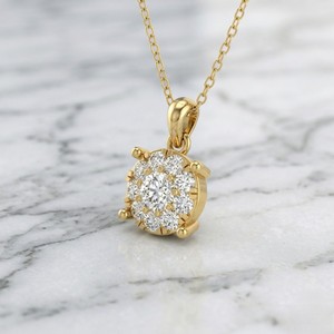 สร้อยคอจี้เพชรทรงกลม 0.75 กะรัต ฝังแบบหนามเตย - Product Image 2