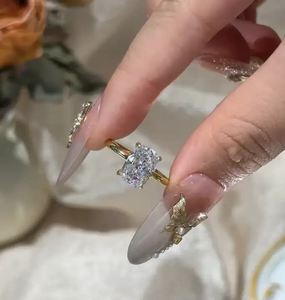 Anillo de Compromiso Clásico con Corte Cojín de Moissanita 925, Diseño Moderno, Chapado en Oro Amarillo sobre Plata de Ley para Mujer - Product Image 5