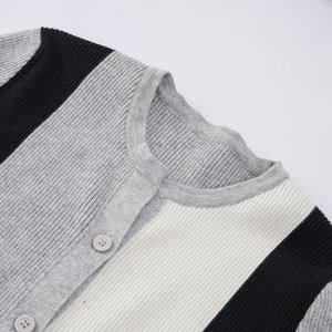 Cómodo Cárdigan Informal de Invierno de Algodón para Mujer de Talla Grande con Botones Cubiertos, Estilo Fraternidad Griega - Product Image 1