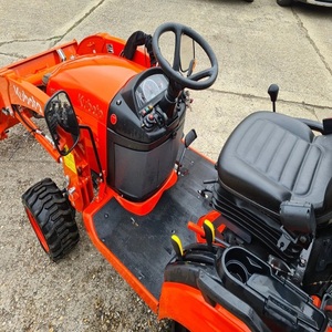 รถตัดหญ้าแบบนั่งขับ Kubota G261 HD 54 แรงทรงพลัง พร้อมแท่นตัดขนาด 42 นิ้ว เพื่อประสบการณ์การตัดหญ้าที่รวดเร็วและราบรื่น - Product Image 3