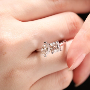 แหวนทองคำแท้ประดับเพชรแล็บโกรว์ทรง Asscher 1.5 กะรัต และทรง Marquise 1 กะรัต รับรองโดย IGI ดีไซน์ Toi Et Moi หรูหรา แหวนสองเม็ดแบบ Bypass สง่างาม - Product Image 1