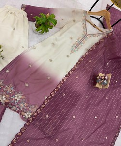 Traje Palazzo Bordado Degradado de Blanco a Morado para Mujer, Estilo Holgado Tradicional de India y Pakistán 86389 SWAROOP-ST-1198 - Product Image 4