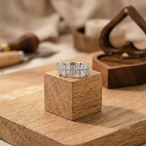 แหวนแต่งงานแบบ Eternity ประดับเพชรทรงบาแกตต์และทรงกลม ตัวเรือนทองคำแท้ 10K 14K 18K ฝังเพชรแบบ Channel Set สำหรับผู้หญิง - Product Image 3