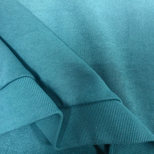 Ensemble de survêtement sportif élégant en molleton imprimé pour l'hiver, 100% coton, deux pièces, sweat-shirt à capuche pour homme, short slim fit - Product Image 3