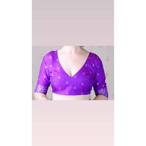 Sari de seda suave morado con doble tejido Zari y borde de pájaros de Elite Weaves, blusas y camisas para mujer - Product Image 1