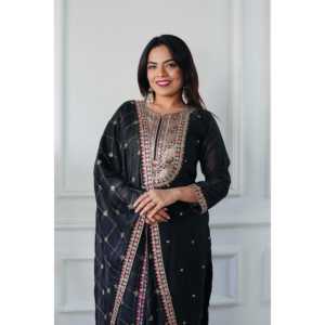 Hermoso conjunto de ropa de fiesta para mujer Elegante Pent y Fancy Dupatta - Product Image 6