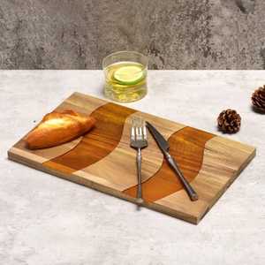 Planche à découper en bois et résine de qualité supérieure, design élégant pour la cuisine à domicile, la découpe et le service des aliments - Product Image 1