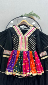 Top estilo Kediya de algodón con diseño Gamthi y trabajo de espejo, con lehenga de algodón, listo para usar, colección especial Navratri. - Product Image 6