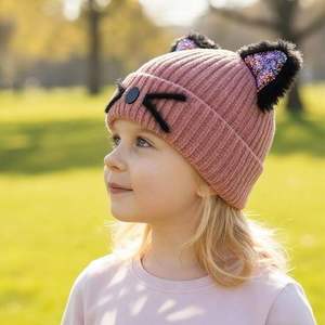 Bonnet d'hiver tricoté RTS avec pompon en vraie fourrure, broderie motif mignon pour femme, 100% polyester, idéal plage et voyage, vente en gros usine - Product Image 2