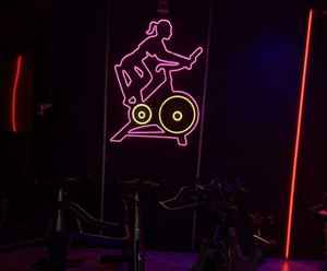 Enseigne néon LED personnalisée pour salle de sport, éclairage mural fitness, musculation, studio de yoga, étanche IP65, durée de vie 10 ans, commande manuelle pour mur - Product Image 6