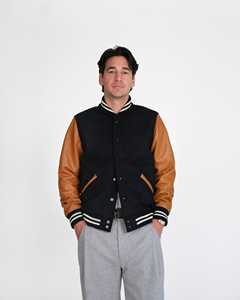 Chaqueta Varsity de Cuero Negro de Lujo Personalizada al por Mayor para Hombre, con Cuello Alto y Logotipo Frontal, Chaqueta de Béisbol Lisa - Product Image 3