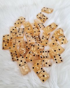 Jeu de dominos en résine personnalisé avec des détails artistiques pour les jeux en famille, les soirées, les cadeaux et les divertissements intérieurs - Product Image 4