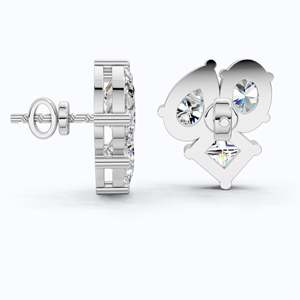 ต่างหูเพชรทรงคลัสเตอร์ทองคำ 14K ดีไซน์สามเม็ด เพชรเลี้ยงในห้องปฏิบัติการ เครื่องประดับชั้นดี ของขวัญแต่งงาน - Product Image 2