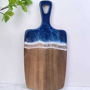 Bandeja de Madera de Acacia Cuadrada con Resina Epoxi Azul Oscuro, Apta para Lavavajillas, 2 cm de Grosor, para Servir Quesos y Charcutería, Tabla de Cortar para Cocina - Product Image 3